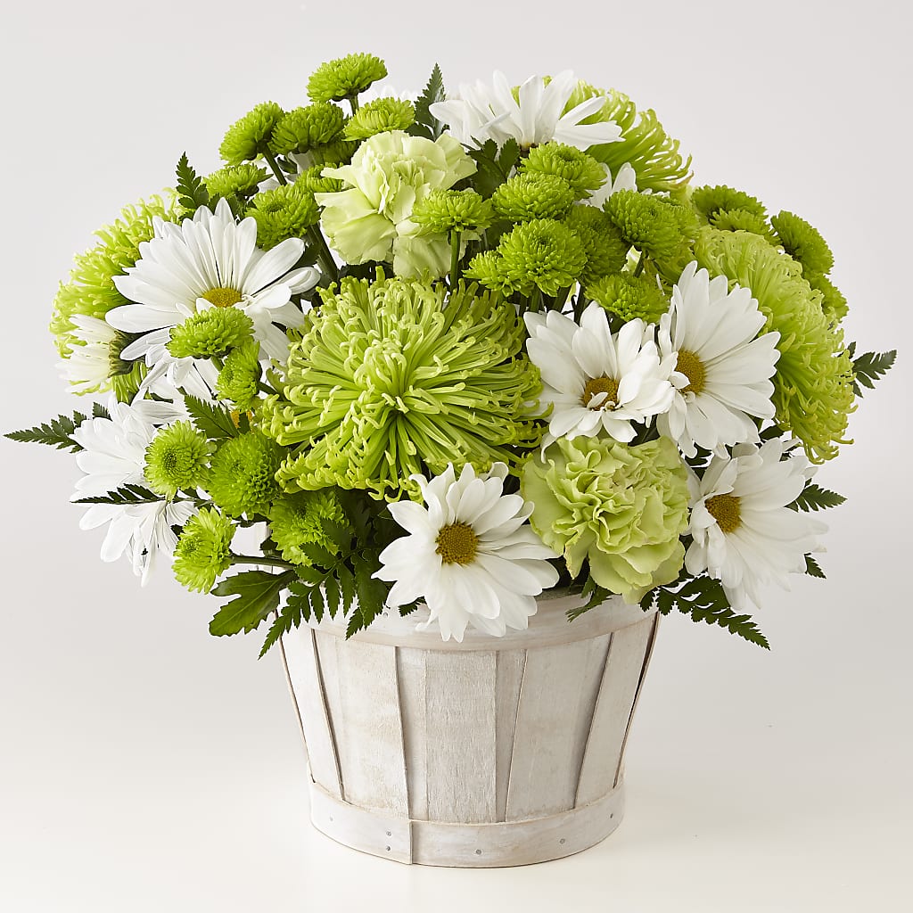 Lucky Charm Basket (Standard) – Fleuriste Boucherville, Boucherville PQ