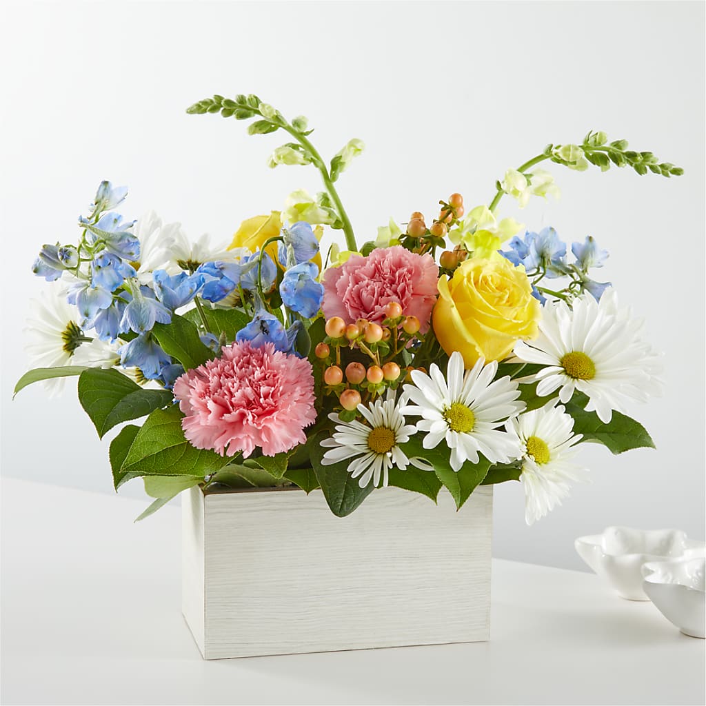 Sun Salutation Box Bouquet – Fleuriste Boucherville, Boucherville PQ