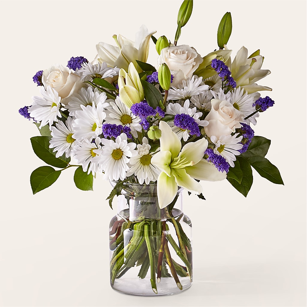 Beyond Blue Bouquet – Fleuriste Boucherville, Boucherville PQ