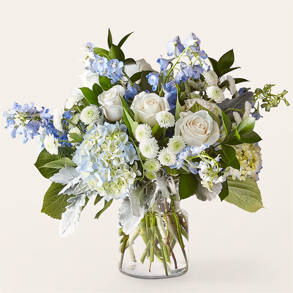 Clear Skies Bouquet – Fleuriste Boucherville, Boucherville PQ