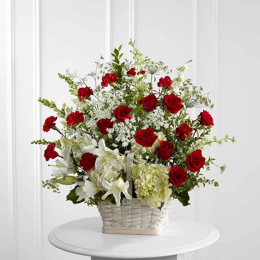 In Loving Memory Arrangement – Fleuriste Boucherville, Boucherville PQ