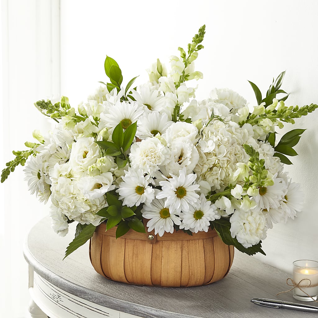 Pure Ivory Basket – Fleuriste Boucherville, Boucherville PQ