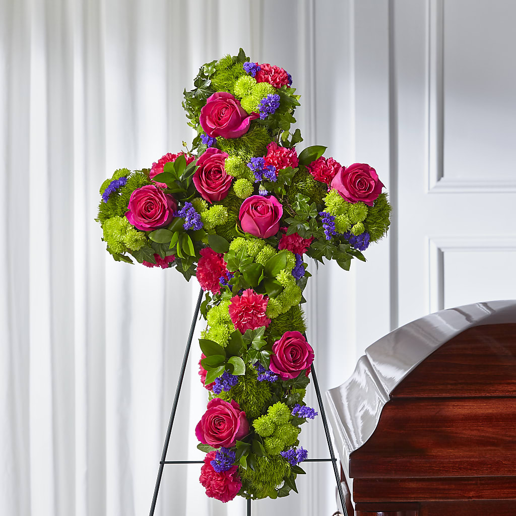 Tribute Rose Floral Cross – Fleuriste Boucherville, Boucherville PQ