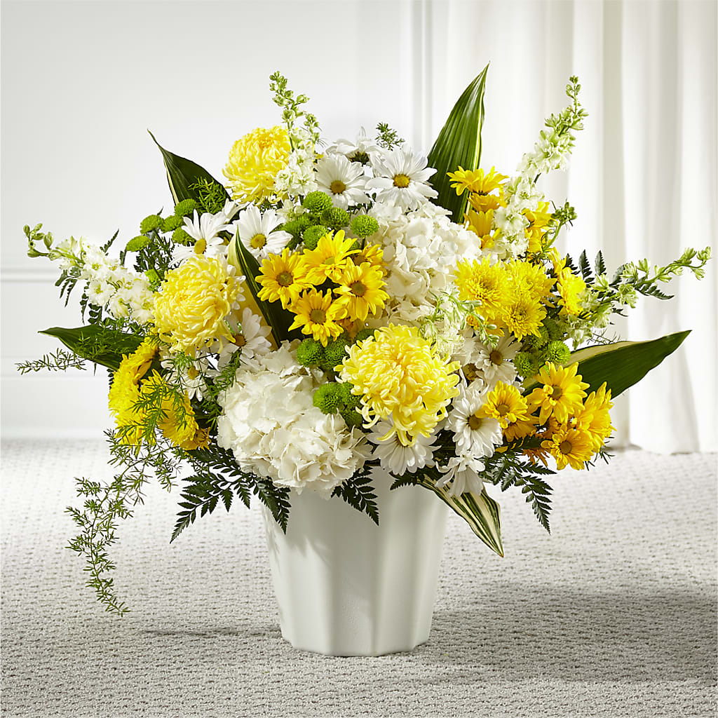 Unity & Grace Floor Basket – Fleuriste Boucherville, Boucherville PQ
