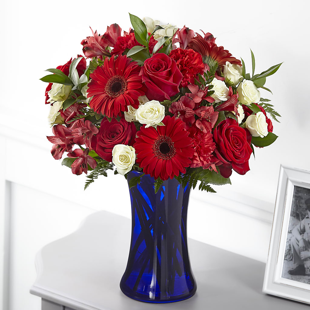 Hearts Embrace Bouquet – Fleuriste Boucherville, Boucherville PQ