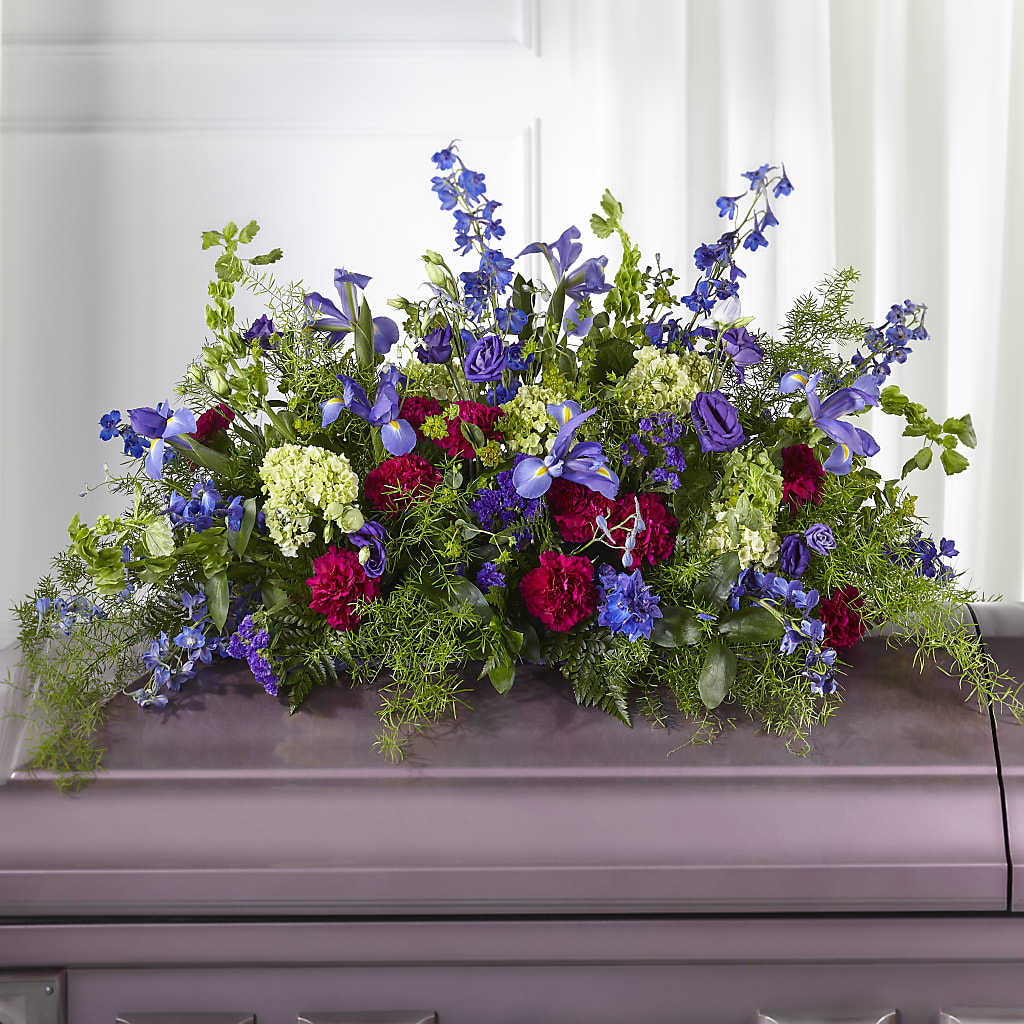 Always Treasured Casket Spray – Fleuriste Boucherville, Boucherville PQ