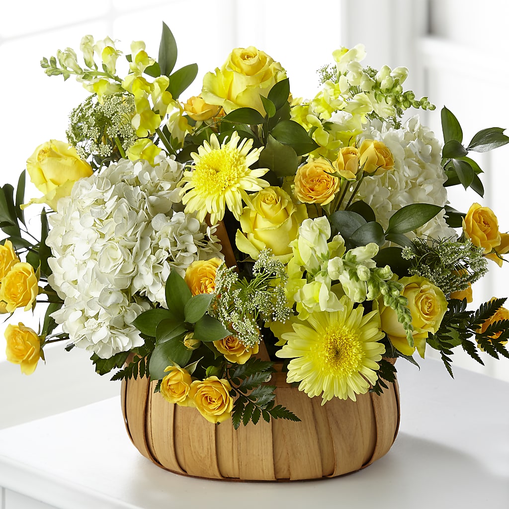 Rustic Remembrance Basket – Fleuriste Boucherville, Boucherville PQ