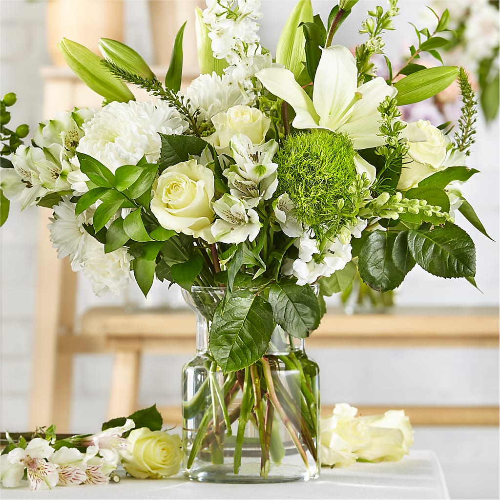 Classic Ivory – A Florist Original – Fleuriste Boucherville, Boucherville PQ