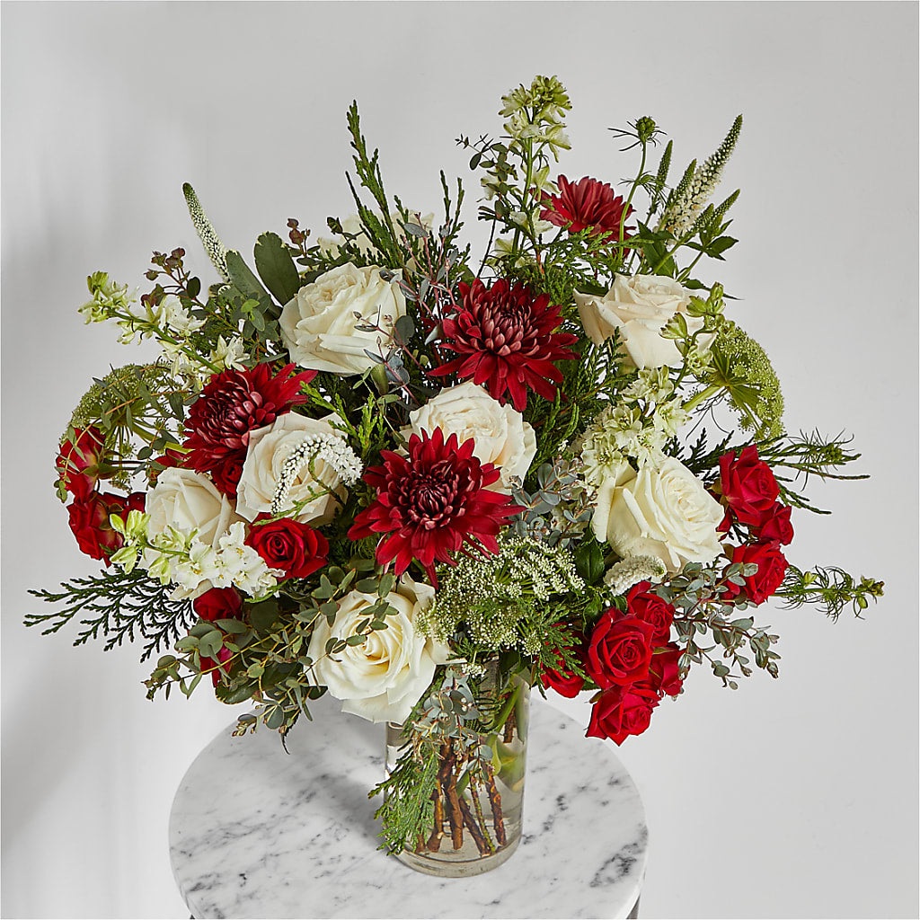 Favorite Traditions Bouquet – Fleuriste Boucherville, Boucherville PQ