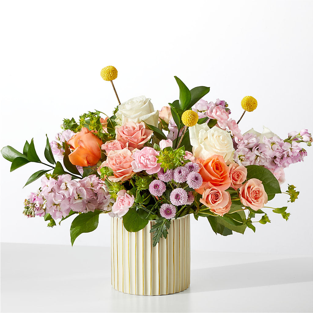 French Market Bouquet with Ivory Vase – Fleuriste Boucherville, Boucherville PQ