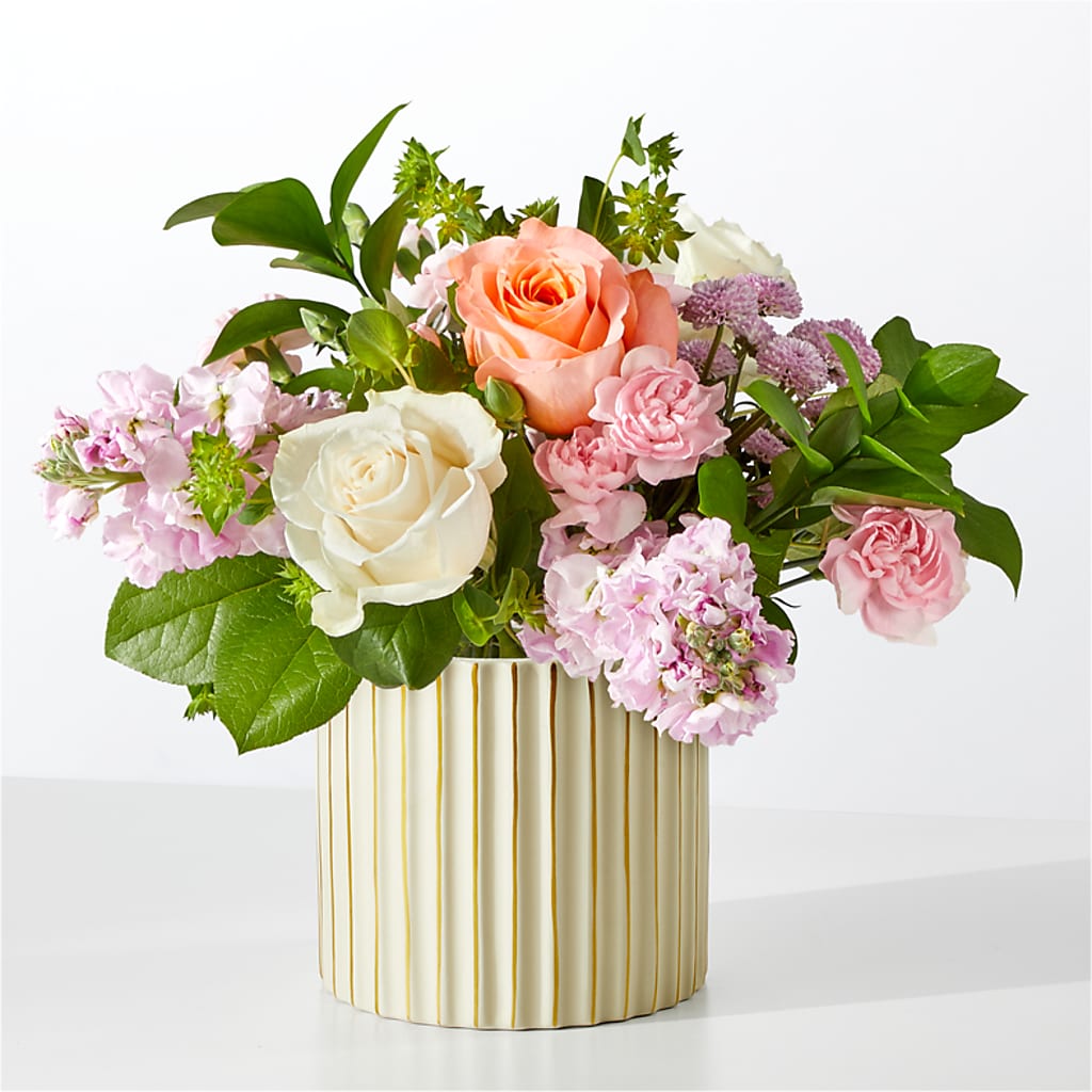 French Market Bouquet with Ivory Vase – Fleuriste Boucherville, Boucherville PQ