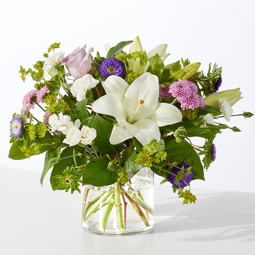 April Showers Bouquet – Fleuriste Boucherville, Boucherville PQ