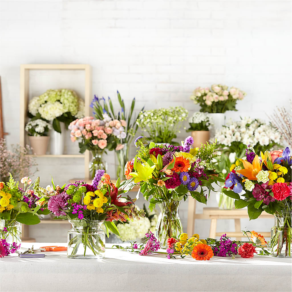 Bold & Bright – A Florist Original –  Fleuriste Boucherville, Boucherville PQ