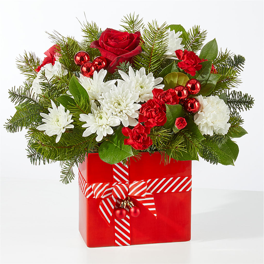 Presents Under the Tree Bouquet –  Fleuriste Boucherville, Boucherville PQ