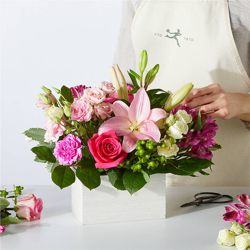 Sweetberry Box – A Florist Original –  Fleuriste Boucherville, Boucherville PQ