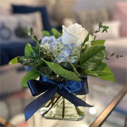 Sky Blue Delight Bouquet –  Fleuriste Boucherville, Boucherville PQ