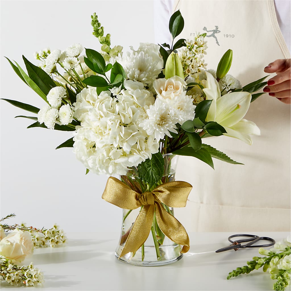 New Beginnings – A Florist Original –  Fleuriste Boucherville, Boucherville PQ