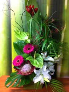 Modern arrangement MLF-06 –  Fleuriste Boucherville, Boucherville PQ