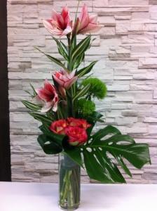 Modern arrangement. MLF-10 –  Fleuriste Boucherville, Boucherville PQ