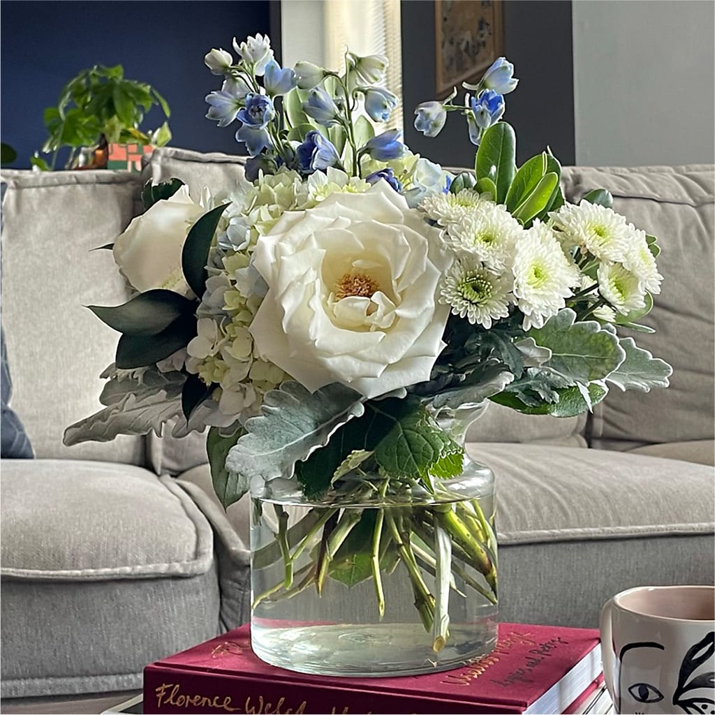 Clear Skies Bouquet –  Fleuriste Boucherville, Boucherville PQ