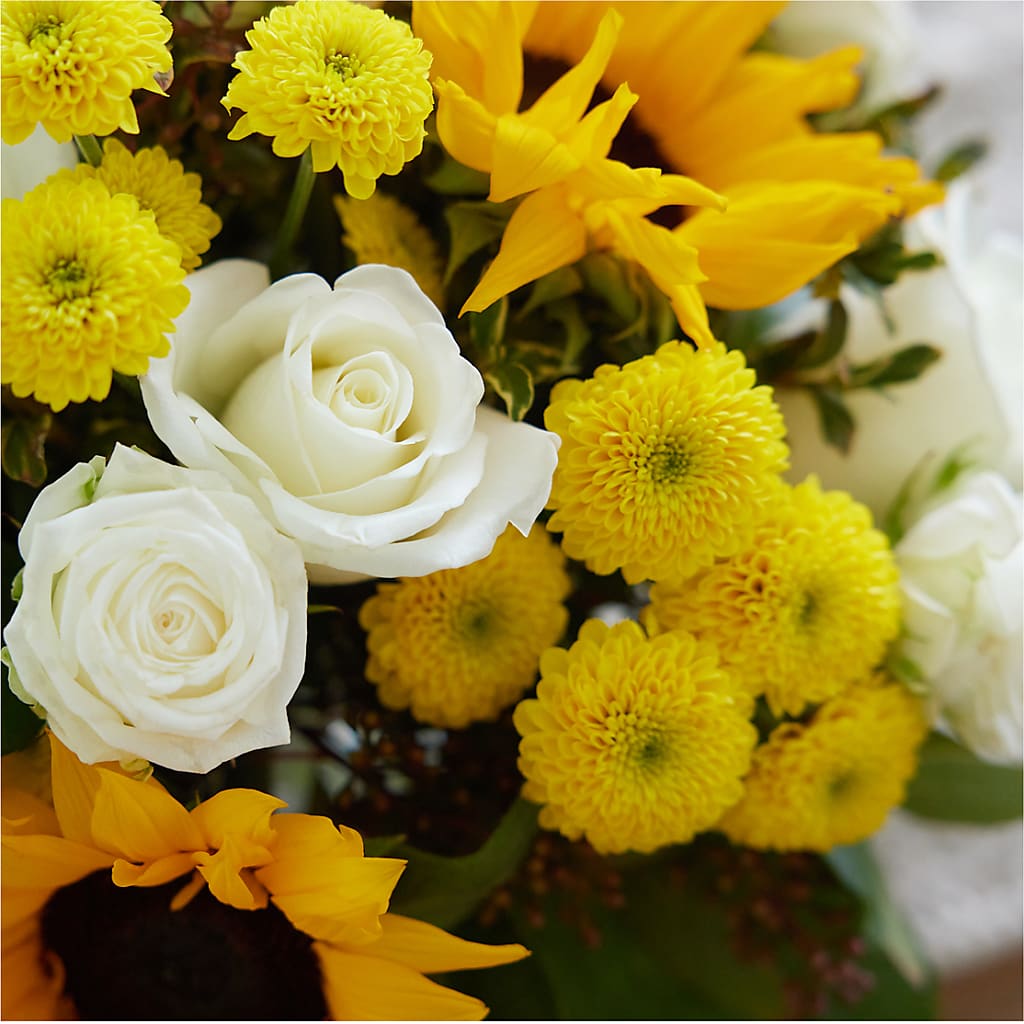 Luminous Morning Bouquet –  Fleuriste Boucherville, Boucherville PQ