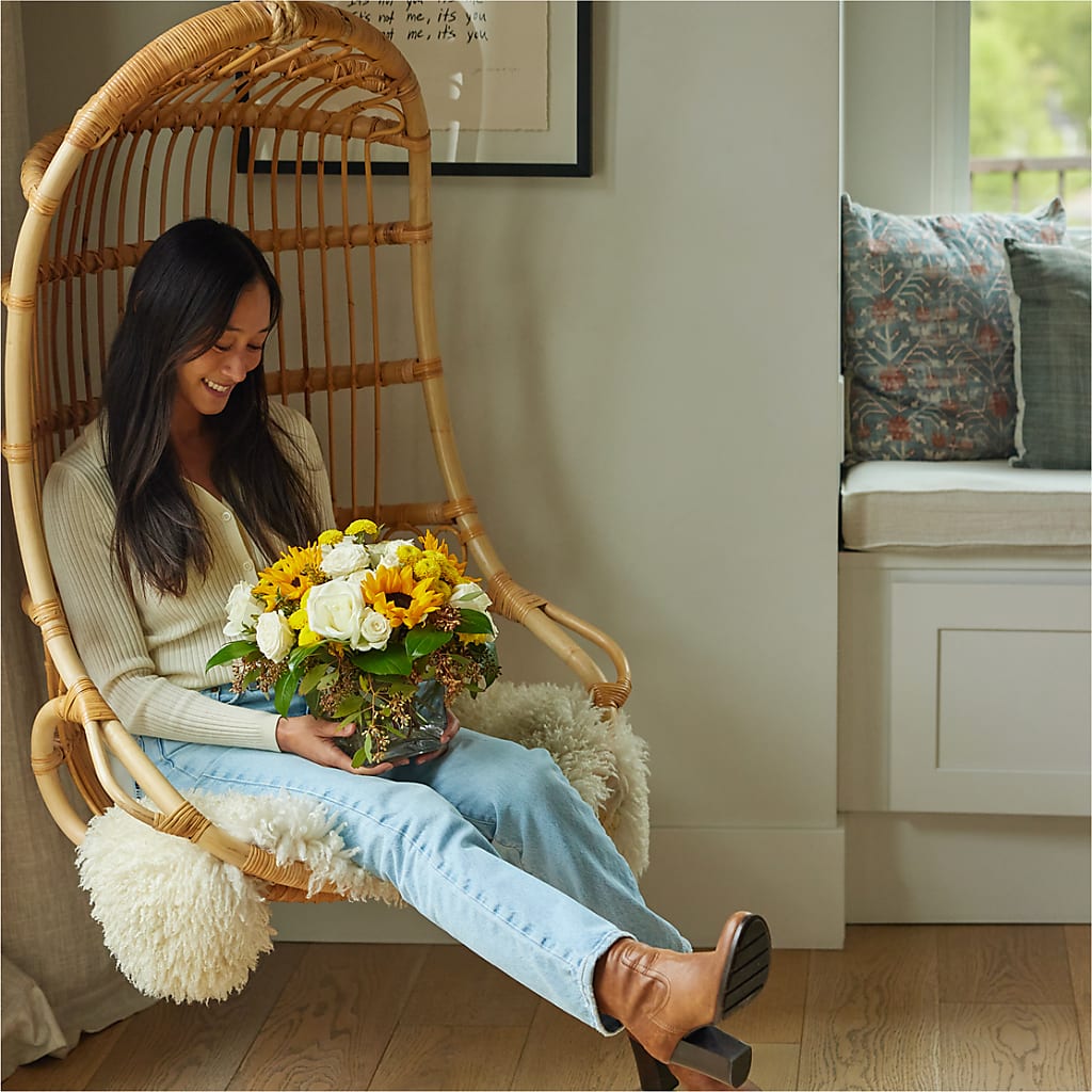 Luminous Morning Bouquet –  Fleuriste Boucherville, Boucherville PQ