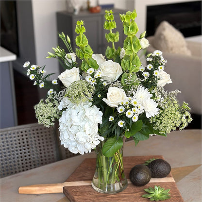 Classic Ivory – A Florist Original –  Fleuriste Boucherville, Boucherville PQ