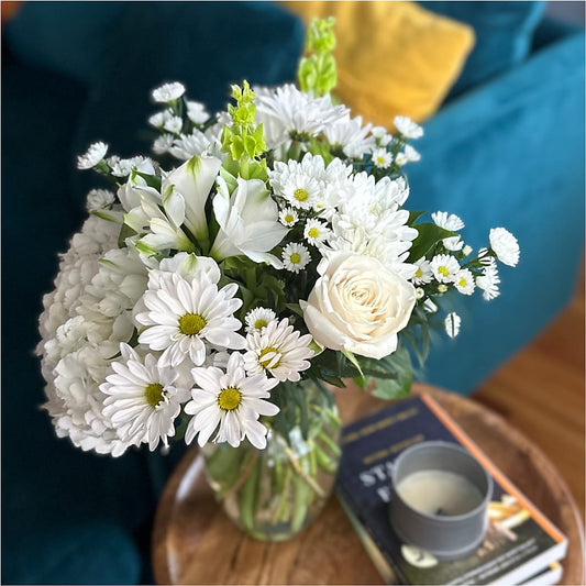 Classic Ivory – A Florist Original –  Fleuriste Boucherville, Boucherville PQ