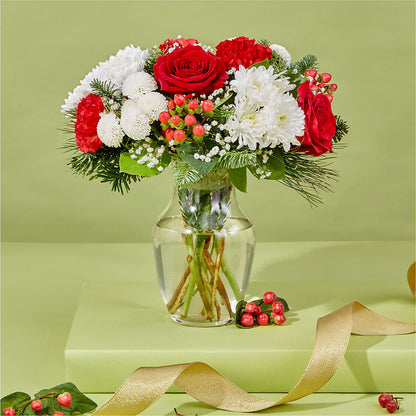 Chance of Flurries Bouquet –  Fleuriste Boucherville, Boucherville PQ