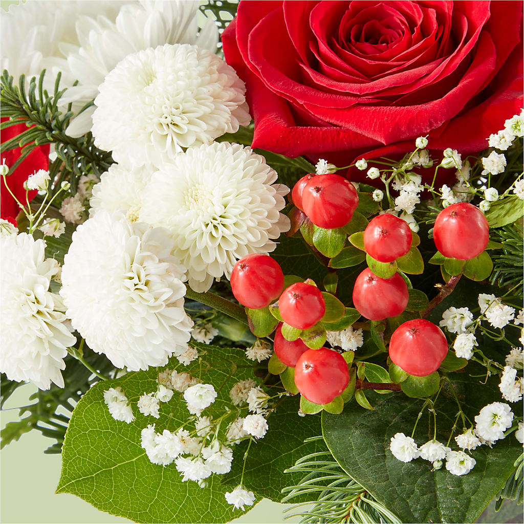 Chance of Flurries Bouquet –  Fleuriste Boucherville, Boucherville PQ