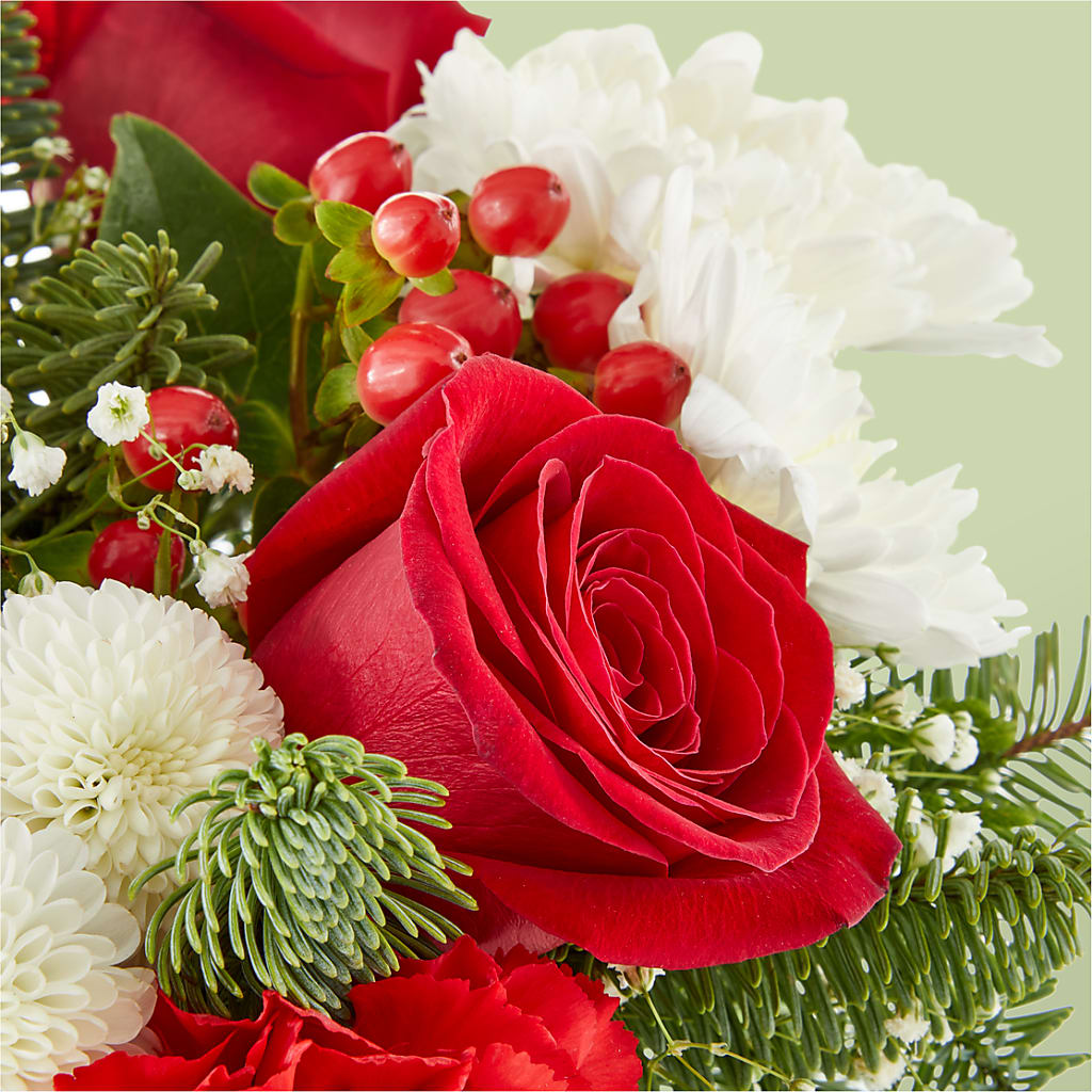 Chance of Flurries Bouquet –  Fleuriste Boucherville, Boucherville PQ