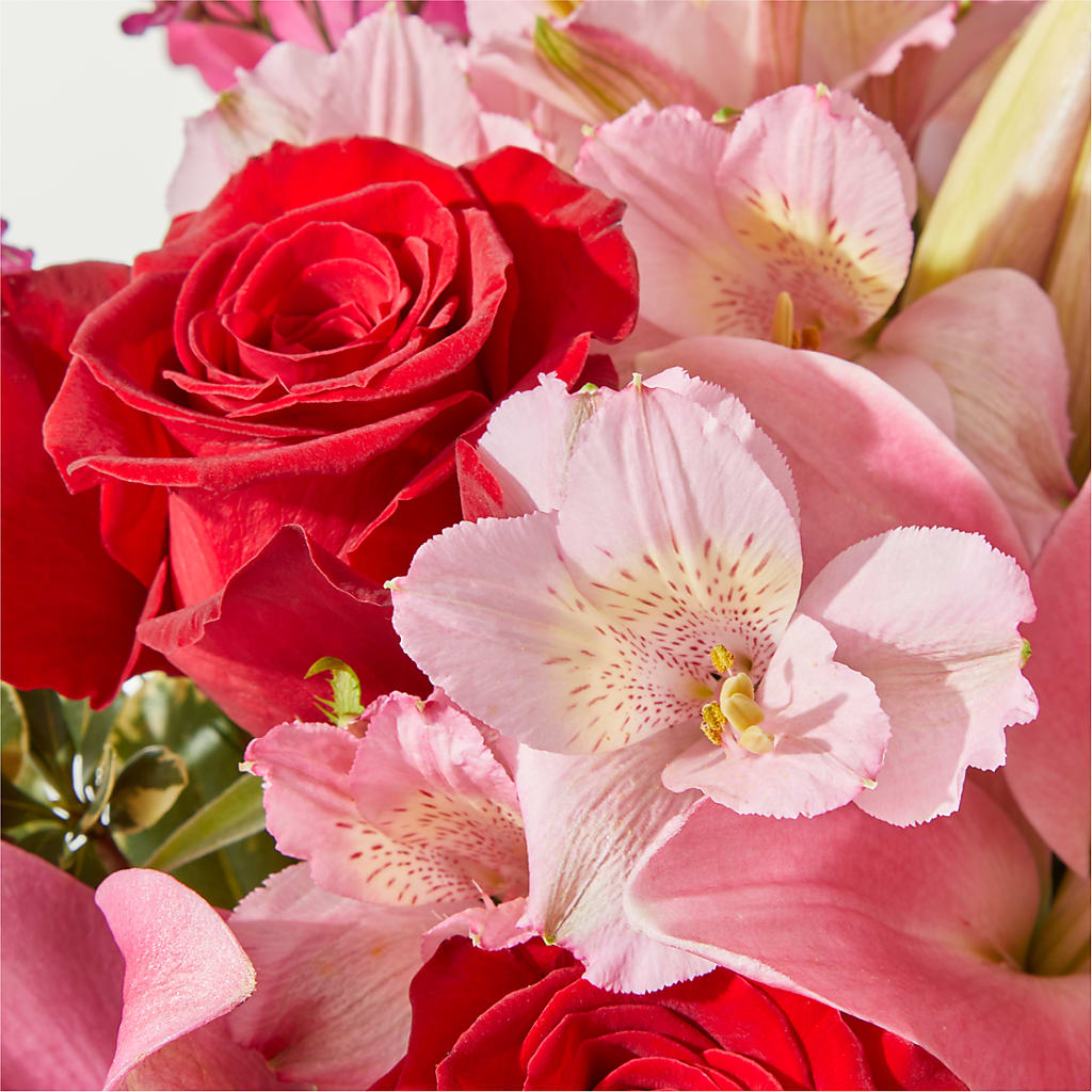 Lucky in Love Bouquet –  Fleuriste Boucherville, Boucherville PQ