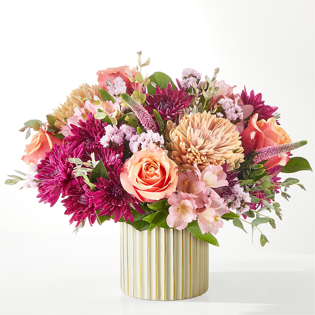 Berry Cobbler Bouquet with Ivory Vase –  Fleuriste Boucherville, Boucherville PQ