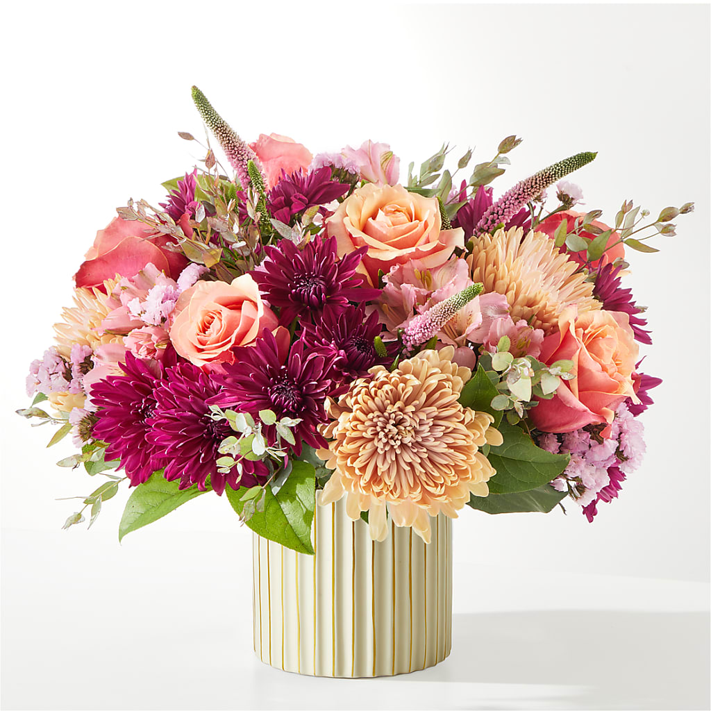 Berry Cobbler Bouquet with Ivory Vase –  Fleuriste Boucherville, Boucherville PQ