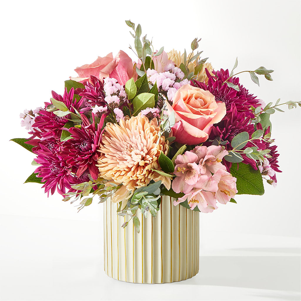 Berry Cobbler Bouquet with Ivory Vase –  Fleuriste Boucherville, Boucherville PQ