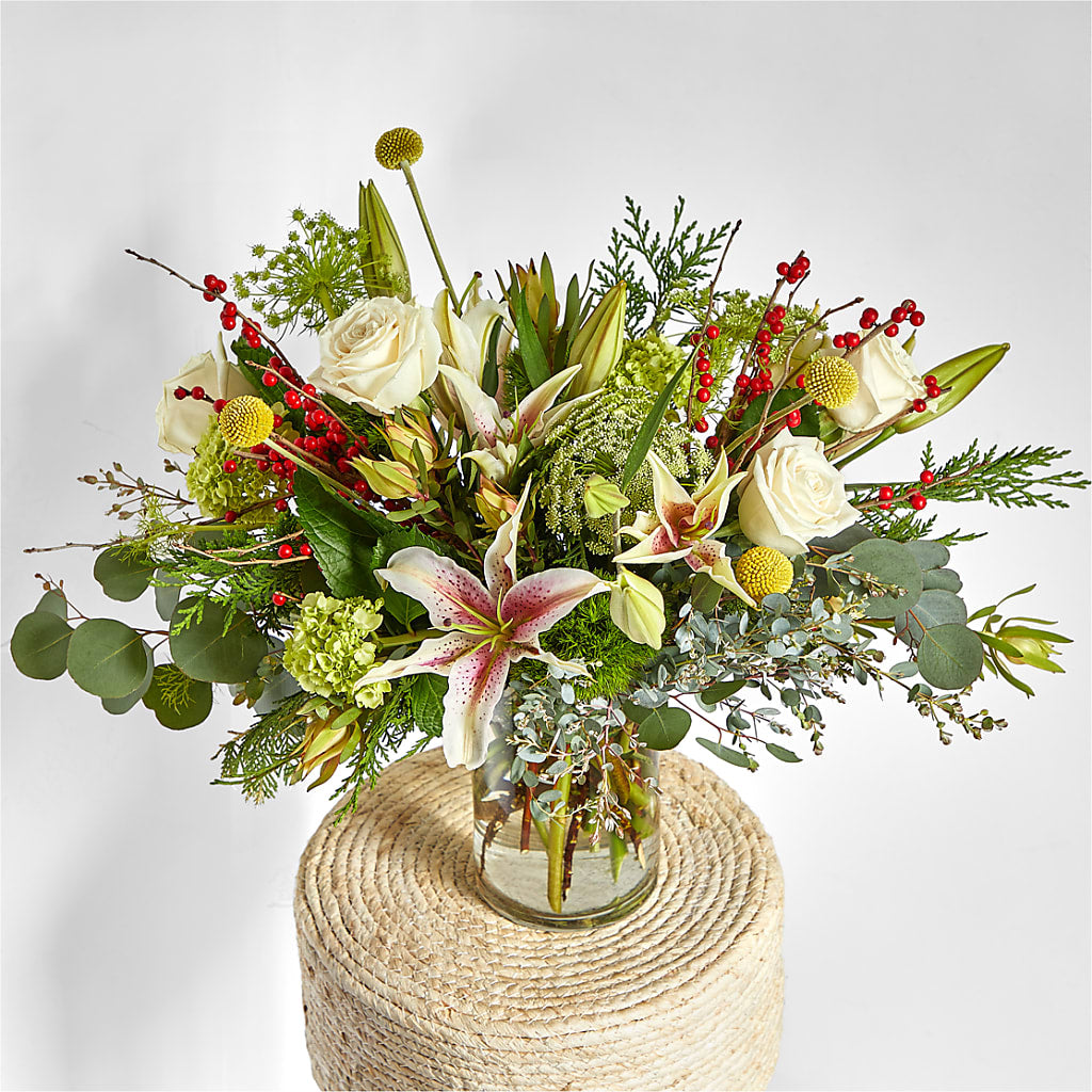 Berry & Bright Bouquet –  Fleuriste Boucherville, Boucherville PQ